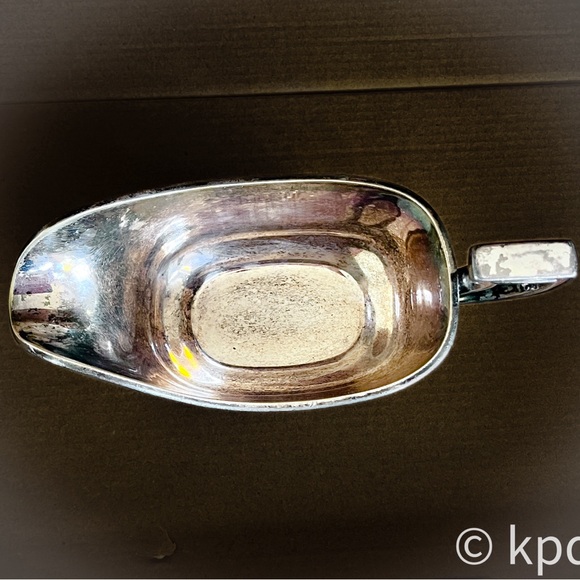 Pointed Vintay REED & BARTON Gravy Boat # 10042 - Picture 5 of 9